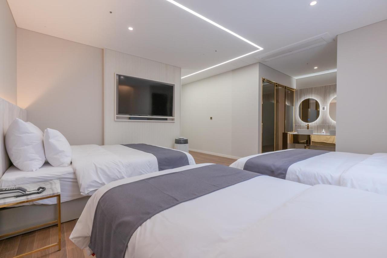 Denbasta Central Hotel Seomyeon Busan Eksteriør billede
